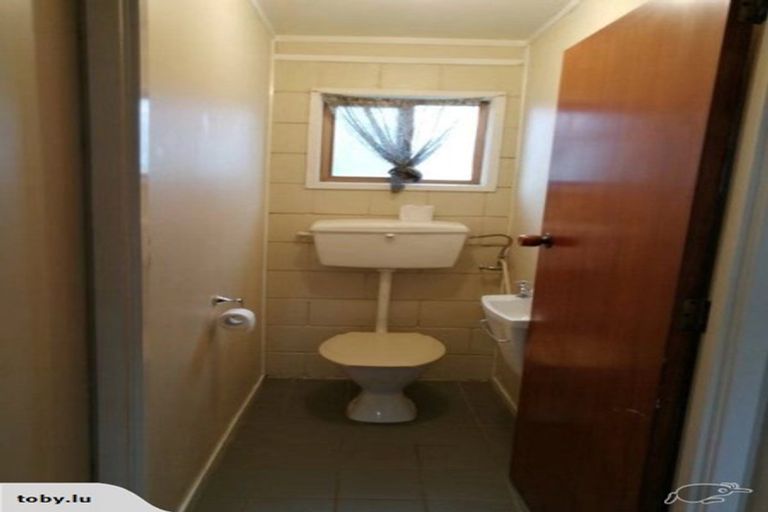 Photo of property in 10 Sealand Place, Mangere Bridge, Auckland, 2022