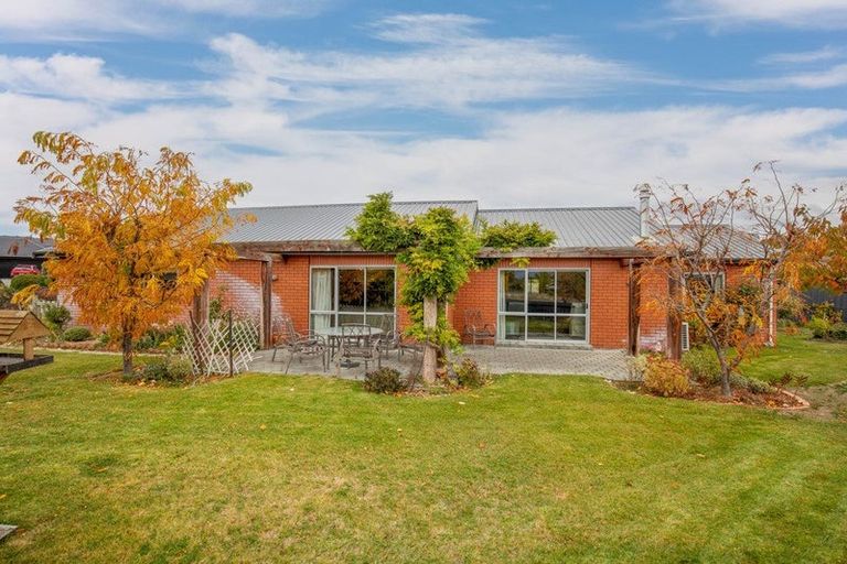 Photo of property in 21 Walnut Grove, Alexandra, 9320