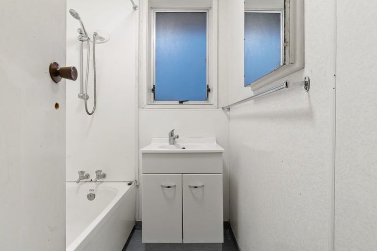 Photo of property in 21 Rountree Place, Conifer Grove, Takanini, 2112