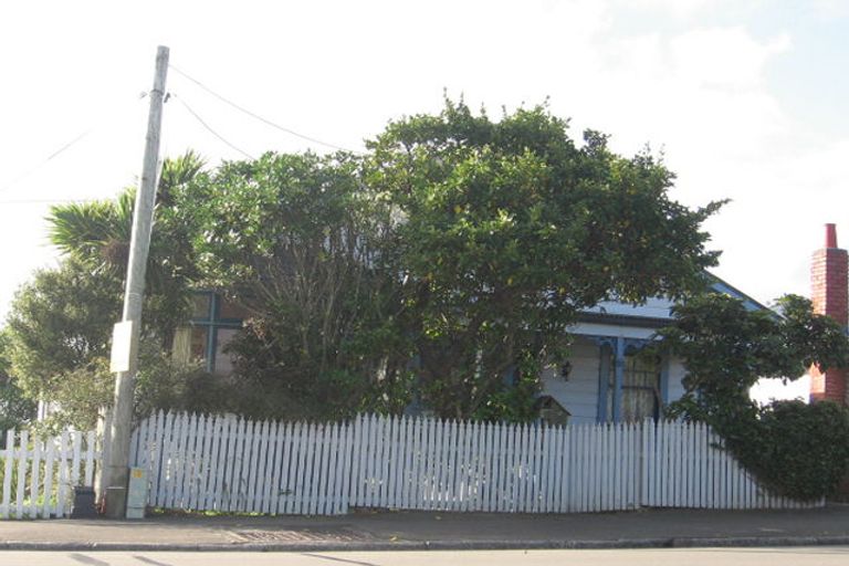 Photo of property in 17 Helston Road, Johnsonville, Wellington, 6037