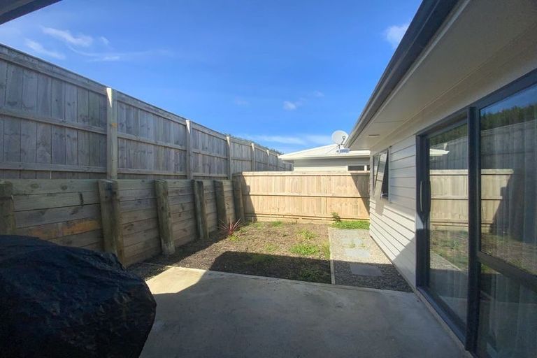 Photo of property in 5 Peter Tapp Way, Wainuiomata, Lower Hutt, 5014