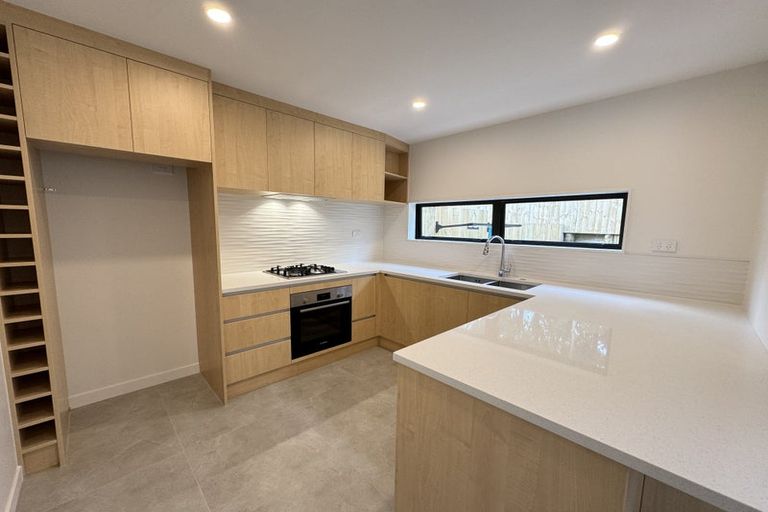 Photo of property in 1d Westall Road, New Lynn, Auckland, 0600