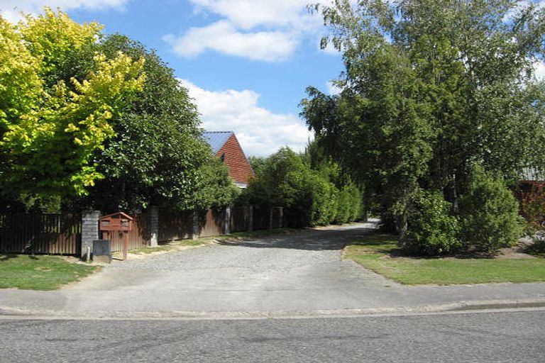 Photo of property in 28 Oakden Drive, Darfield, 7510