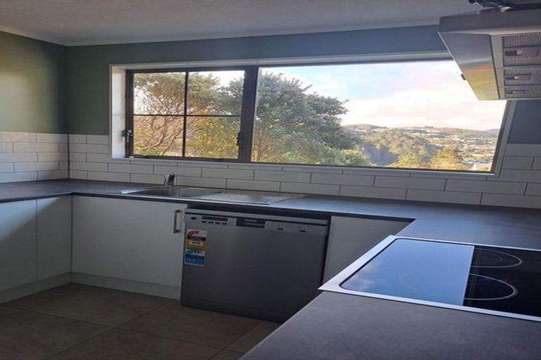 Photo of property in 67ab Thurleigh Grove, Karori, Wellington, 6012