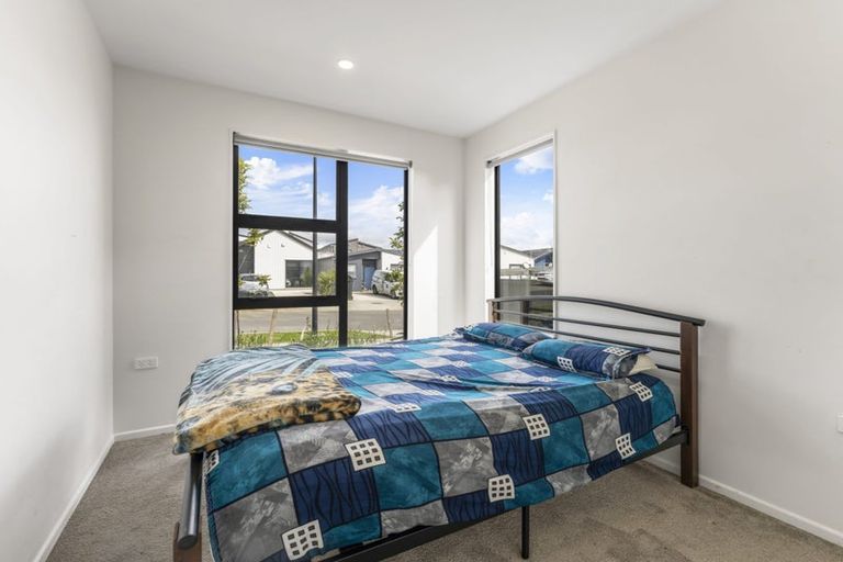 Photo of property in 14 Horokaka Street, Massey, 0614