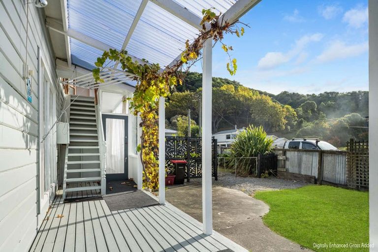 Photo of property in 6 Durham Street, Picton, 7220