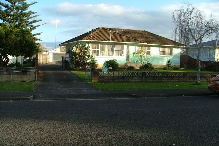 Photo of property in 14 Tairere Crescent, Rosehill, Papakura, 2113