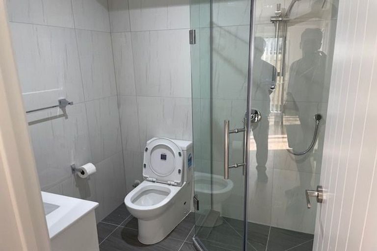 Photo of property in 3a Edwards Avenue, Henderson, Auckland, 0610