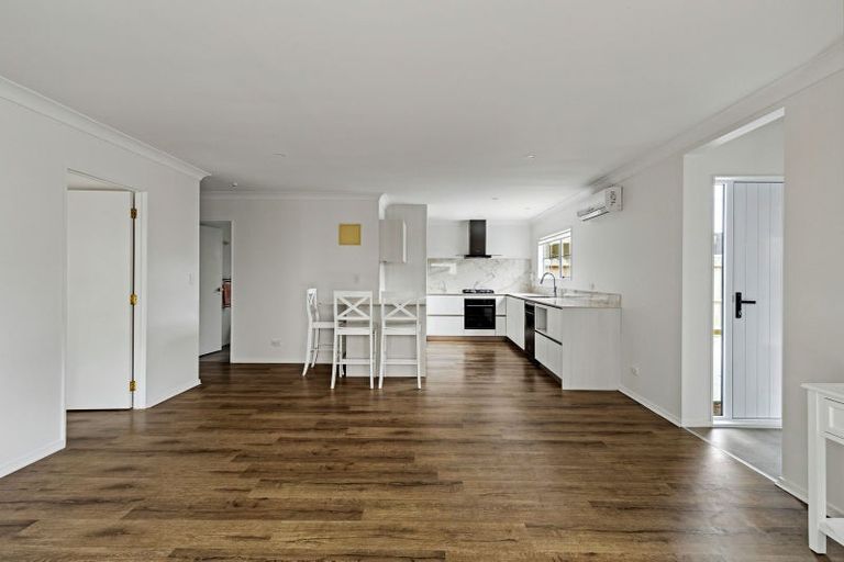 Photo of property in 1/69 Bay Street, Red Beach, 0932