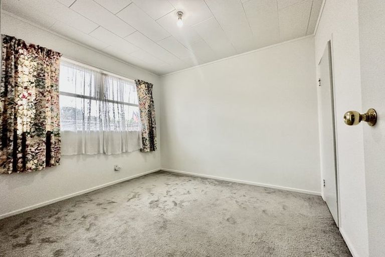 Photo of property in 2 Ulay Place, Clover Park, Auckland, 2019