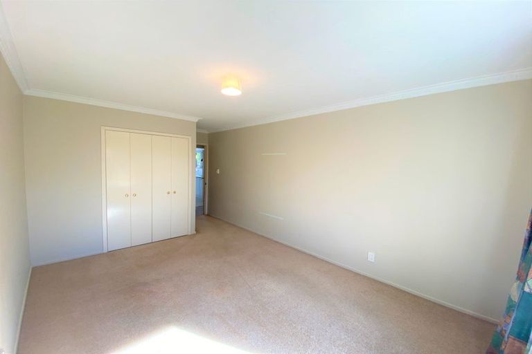 Photo of property in 15 Chatswood Place, Bishopdale, Christchurch, 8051