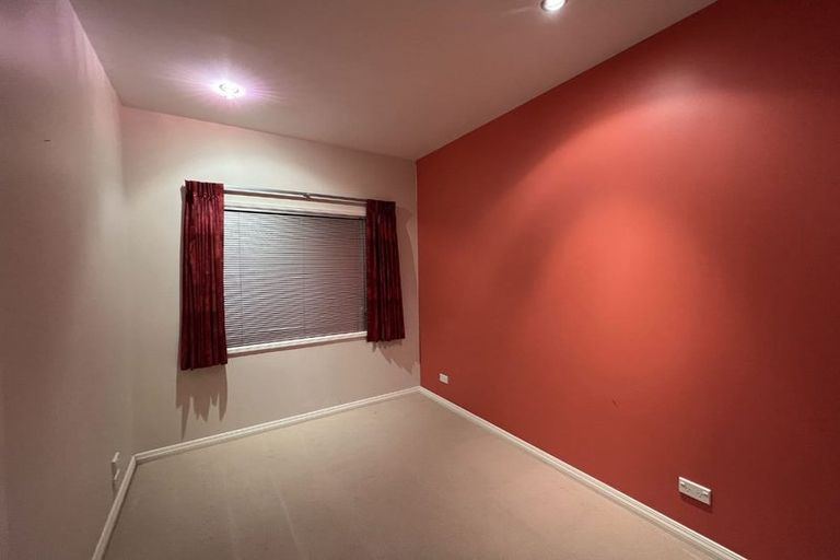Photo of property in 19 East Coast Road, Milford, Auckland, 0620