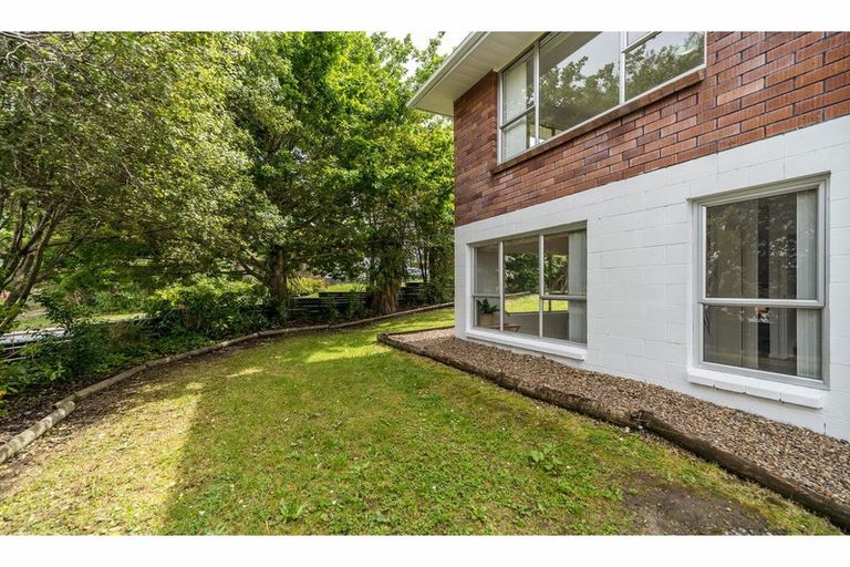 Photo of property in 1b South Pacific Place, Henderson, Auckland, 0612