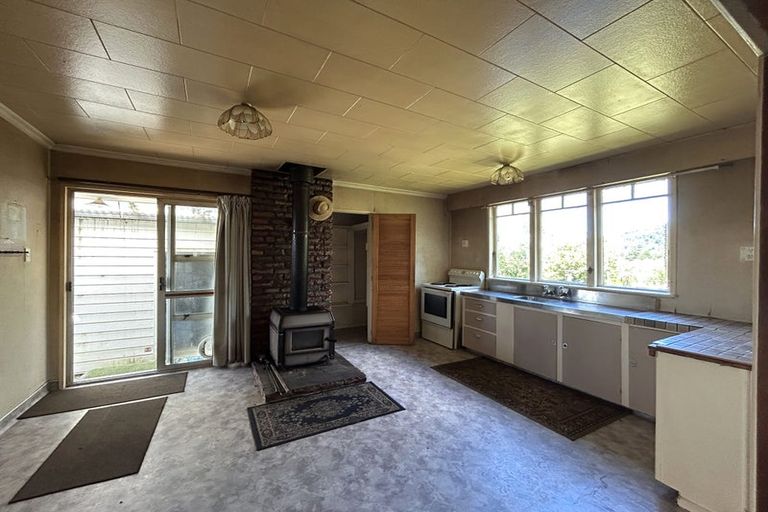 Photo of property in 28 Clifford Street, Blackball, 7804