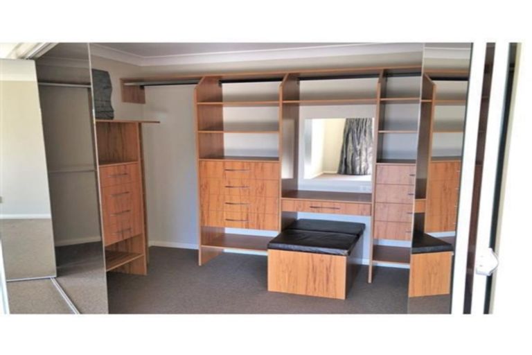 Photo of property in 34 Hayley Lane, East Tamaki Heights, Auckland, 2016