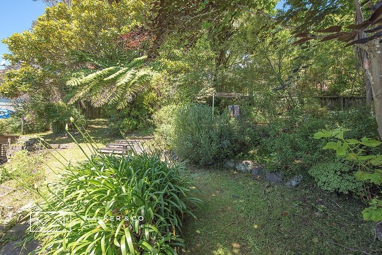 Photo of property in 9 Zeala Grove, Stokes Valley, Lower Hutt, 5019