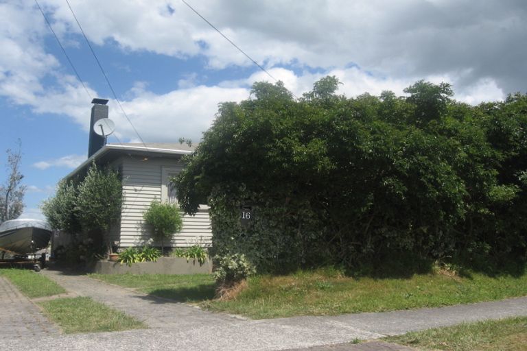 Photo of property in 16 Dunlop Road, Te Puke, 3119