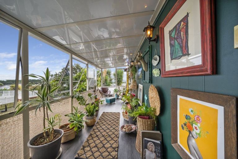 Photo of property in 11 Mount View Place, Spotswood, New Plymouth, 4310