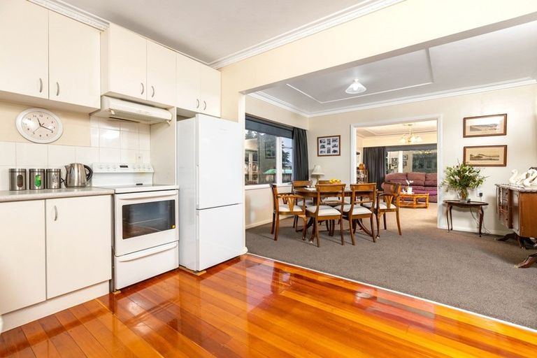 Photo of property in 11 Weka Place, Masterton, 5810