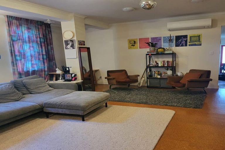 Photo of property in 81 Hill Street, Thorndon, Wellington, 6011