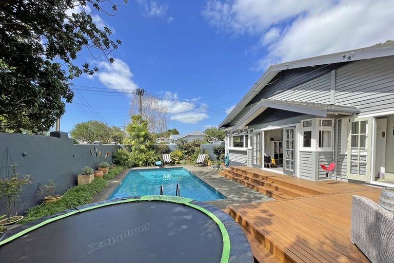 Photo of property in 11 Apirana Avenue, Regent, Whangarei, 0112