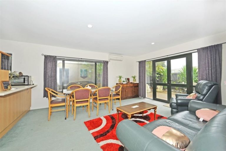 Photo of property in 1/2 Leamington Street, Addington, Christchurch, 8024