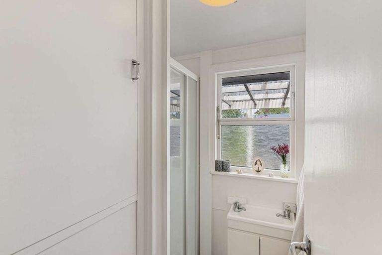 Photo of property in 23 Holton Road, Amberley, 7481