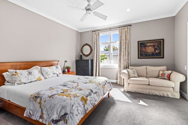 Photo of property in 2 Greenwood Road, Havelock North, 4130