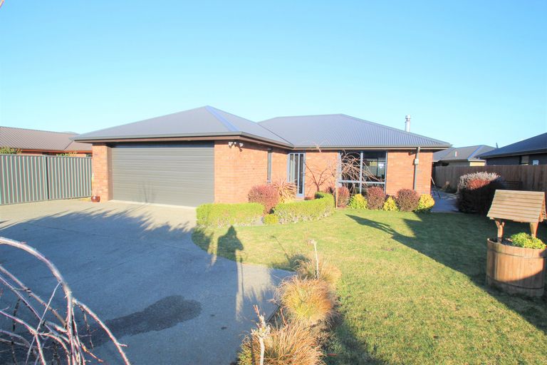 Photo of property in 16 Copperfield Close, Mosgiel, 9024