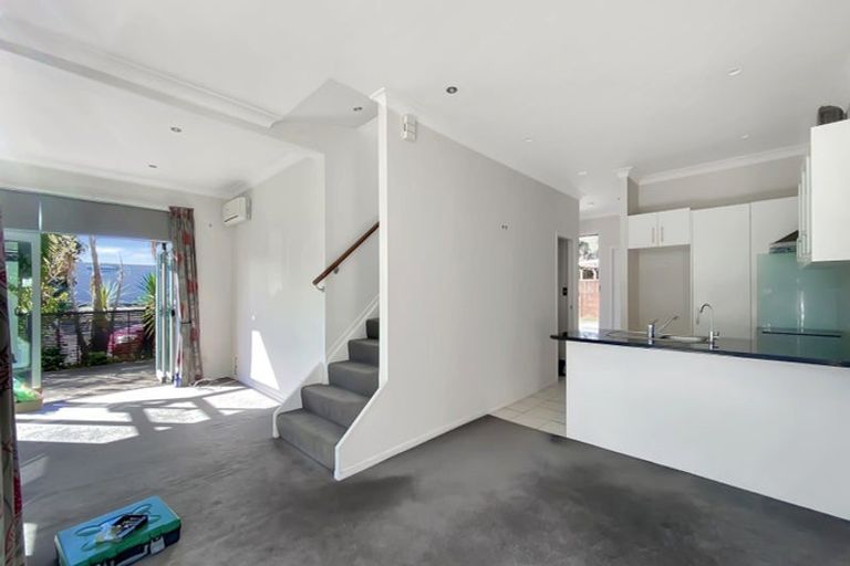 Photo of property in 11a Clearwater Cove, West Harbour, Auckland, 0618