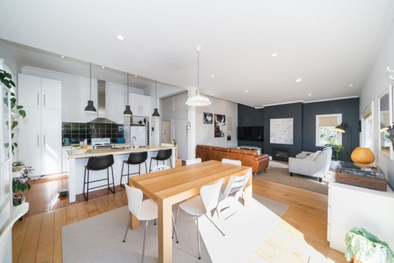 Photo of property in 15 Douglas Street, West End, Palmerston North, 4412