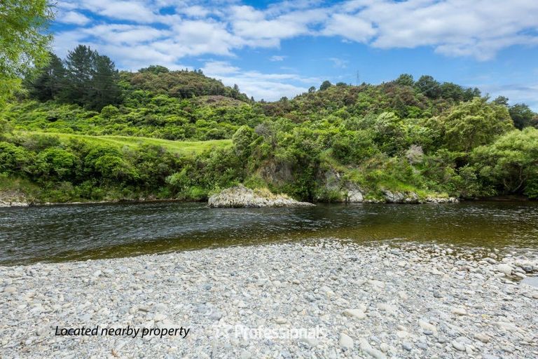 Photo of property in 2/71 Gemstone Drive, Birchville, Upper Hutt, 5018