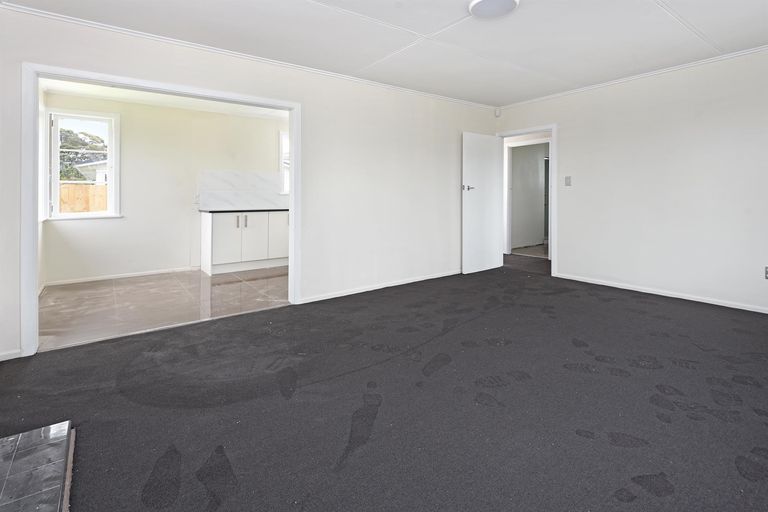 Photo of property in 3 Luke Place, Otara, Auckland, 2023