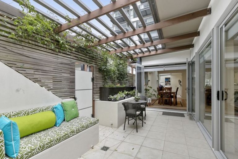 Photo of property in Sol Apartments, 27/37 Jessie Street, Te Aro, Wellington, 6011