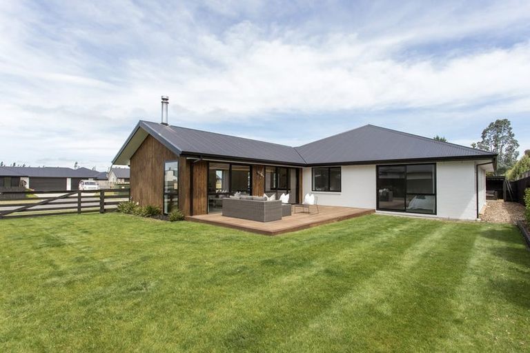 Photo of property in 52 Suffolk Drive, Kirwee, 7571