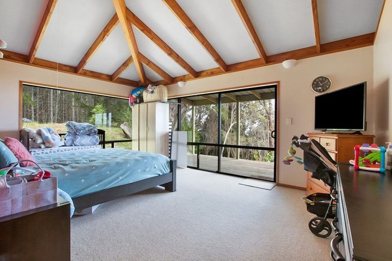Photo of property in 21 Spicer Road, Cable Bay, 0420