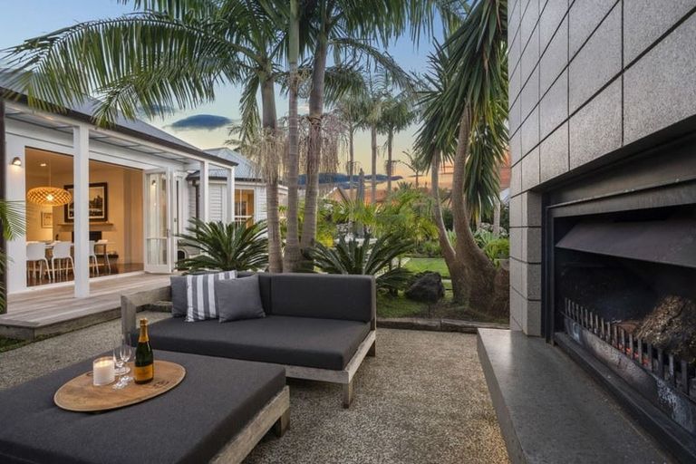 Photo of property in 26 Norwood Road, Bayswater, Auckland, 0622