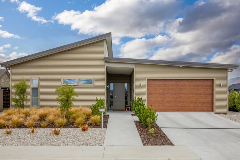 Photo of property in 37 Larch Crescent, Alexandra, 9320