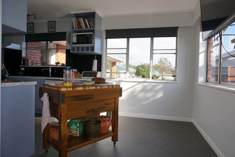 Photo of property in 24 Liverpool Street, Levin, 5510