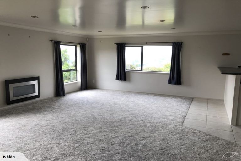 Photo of property in 55 Erlestoke Crescent, Churton Park, Wellington, 6037