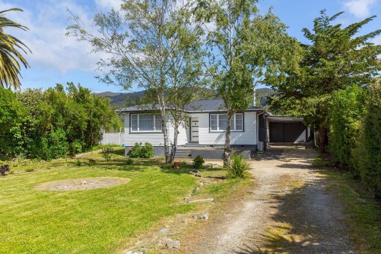 Photo of property in 32 Bethune Street, Featherston, 5710