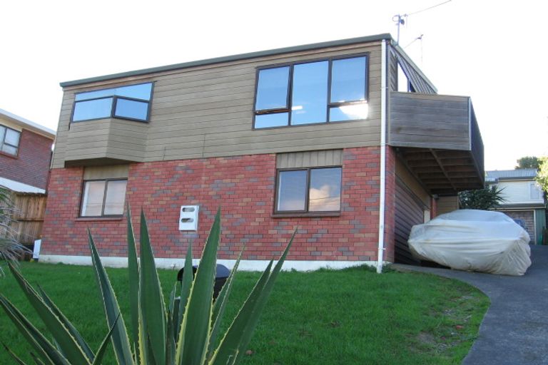 Photo of property in 2/9 Hythe Terrace, Mairangi Bay, Auckland, 0630