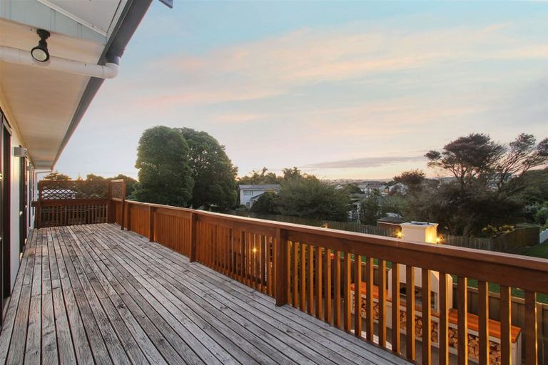 Photo of property in 5 Vela Place, Clarks Beach, 2122