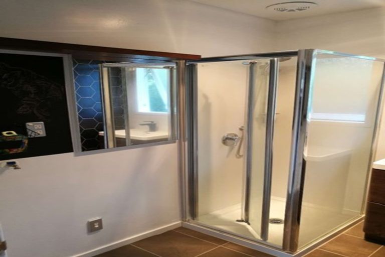 Photo of property in 2/10 Mander Place, Bucklands Beach, Auckland, 2012