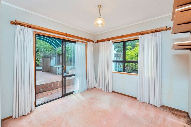 Photo of property in 2/30 Manly Esplanade, Browns Bay, Auckland, 0630