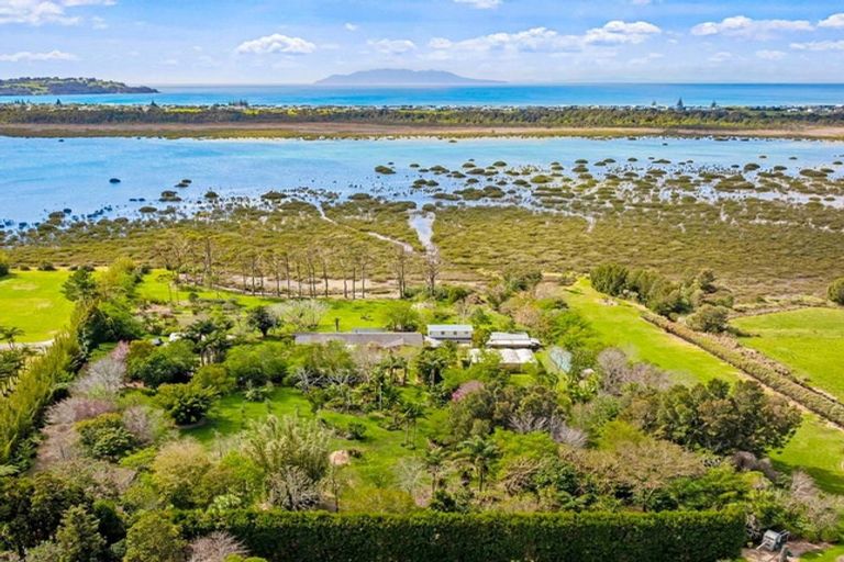 Photo of property in 145 Jones Road, Tawharanui Peninsula, Warkworth, 0986
