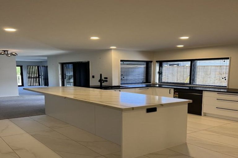 Photo of property in 7 Wyon Way, Flat Bush, Auckland, 2016