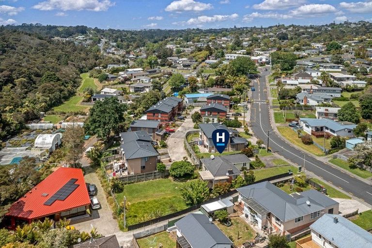 Photo of property in 15 Lauderdale Road, Birkdale, Auckland, 0626