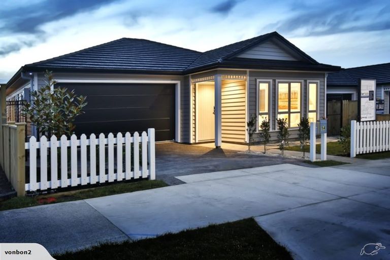 Photo of property in 54 Schoolside Road, Kumeu, 0810