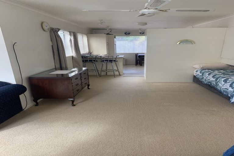 Photo of property in 340a Lake Road, Hauraki, Auckland, 0622